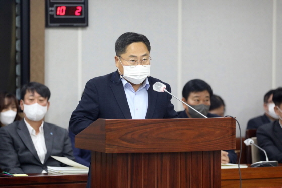 NSP통신-박현수 수원시의원이 발언을 하고 있다. (수원시의회)