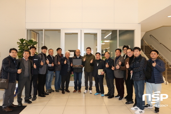 NSP통신-포항시가 미국 샌디에이고에서 한인 스타트업의 성공사례로 손꼽히는 나노셀렉트 바이오메디컬(Nanocellect Biomedical)을 방문해 스타트업이 가진 잠재력을 확인하고, 글로벌 신성장동력 산업을 주도할 혁신성과 아이디어에 주목했다. (포항시)