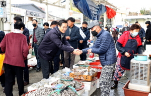 [NSP PHOTO]우승희 영암군수, 설 명절 앞두고 전통시장 및 상점가 방문