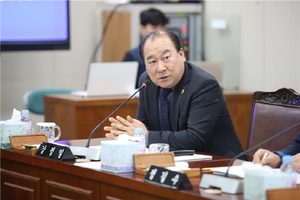 [NSP PHOTO]강정일 전남도의원, 광양항 활성화 위한 대책 마련 촉구