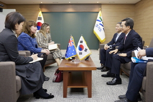 [NSP PHOTO]김동연, 캐서린 레이퍼 주한 호주대사와 미래혁신산업 협력 방안 논의