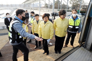 [NSP PHOTO]수원시의회 도시환경위, 상수도사업소 등 현장 점검