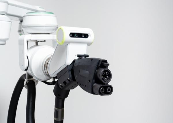 NSP통신-전기차 자동 충전 로봇 (사진 = 현대차)