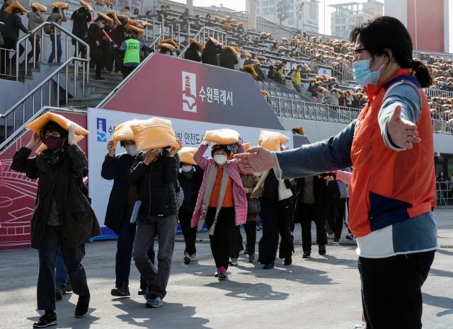 NSP통신-21일 재난대응 민관군 합동훈련이 진행되고 있다. (사진 = 수원시)