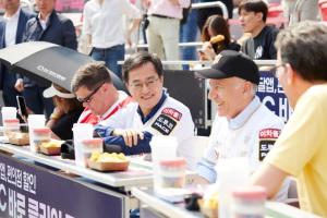 [NSP-PHOTO]김동연, KT프로야구 개막전에 미8군 사령관과 관전해
