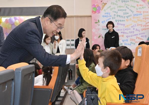 NSP통신-임종식 경상북도교육감은 지난 3일 경상북도교육청 경주한국어교육센터의 첫 입학식에 참석해 학생들을 격려했다고 밝혔다. (사진 = 경상북도교육청)