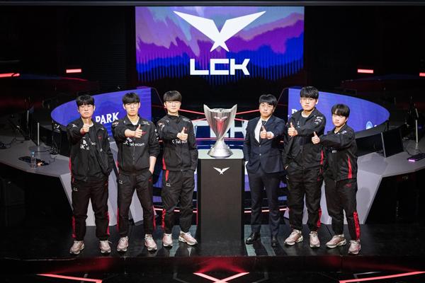 NSP통신-2023 LCK 스프링 최종 결승에 올라간 T1 선수들. (사진 = LCK)