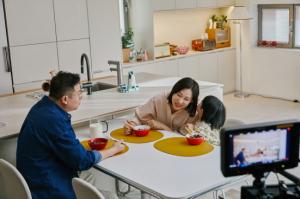 [NSP PHOTO]농심켈로그 새로운 브랜드 모델로 이지혜 가족 발탁