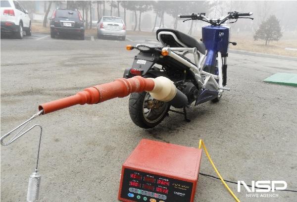 NSP통신- (사진 = 이륜자동차 출장 정기 검사)