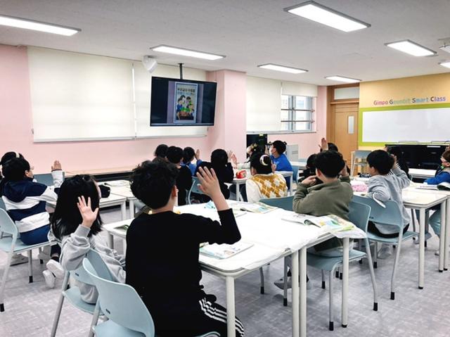 NSP통신-김포 금빛초등학교 학생들이 청렴 실천 선언식을 실시했다. (사진 = 김포교육지원청)