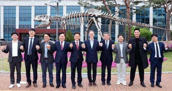 NSP통신-경상북도는 18일 Google cloud와 협약을 체결하고, 글로벌 인공지능 인재 양성에 나서기로 했다. (사진 = 경상북도)