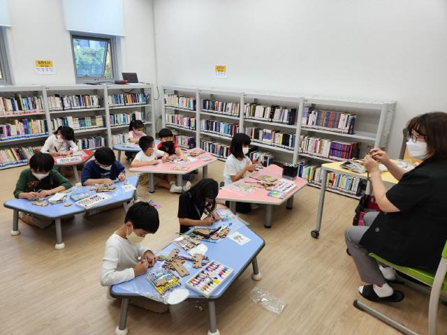 NSP통신-테마가 있는 작은도서관 운영 모습. (사진 = 의왕시)