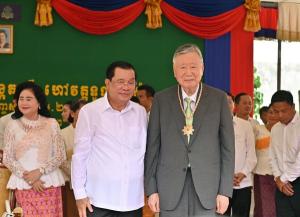[NSP PHOTO]이중근 부영그룹 창업주 회장, 캄보디아 국가 유공 훈장 수상…한·캄보디아 간 우호 증진에 기여해