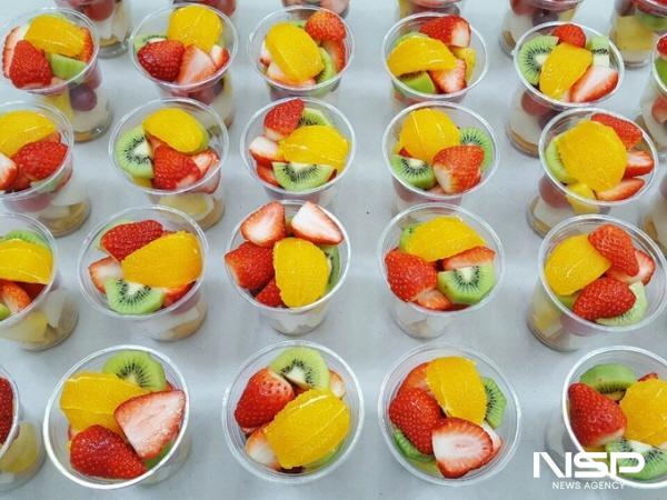 NSP통신-돌봄교실 이용하는 학생 대상 과일 간식 (사진 = 광양시청)