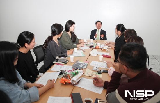 NSP통신-광양 문화원님길 행차 재현행사를 준비 중인 시민들과 만나 소통 (사진 = 광양시청)