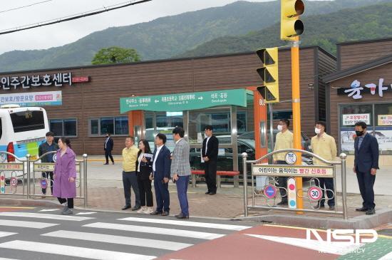 NSP통신-광양시의회 산업건설위원회 옥룡초등학교 어린이 보호구역 현장 점검 (사진 = 광양시의회)