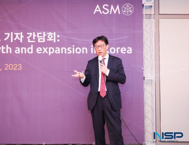 NSP통신-23일 벤자민 로 ASM CEO가 국내 투자 계획을 설명하고 있다. (사진 = 조현철 기자)
