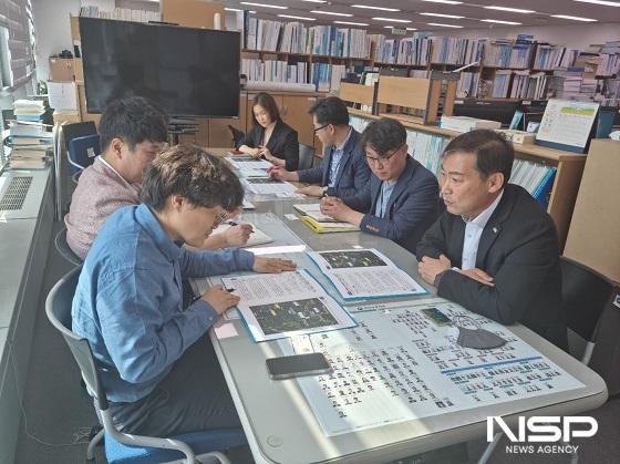 NSP통신-전춘성 진안군수(오른쪽 첫번째)가 환경부 관계자를 만나 광역상수도 수용태세 구축사업 국비 지원을 건의하고 있다. (사진 = 진안군)