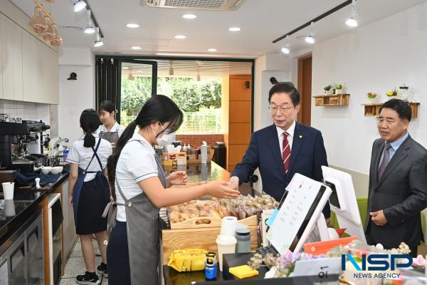 NSP통신-경상북도교육청은 25일 구미여자상업고등학교에서 직업계고 상업계열 학생들에게 상업정보분야의 경쟁력을 갖추고 실무능력과 창의력을 계발할 수 있는 도전 기회를 제공하고자 제54회 경북상업경진대회 를 개최했다. (사진 = 경상북도교육청)