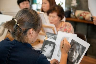 [NSP PHOTO]군산시, 찾아가는 동네문화카페 2기 강좌 모집