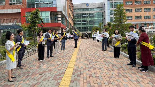 NSP통신-김포 운양고에서 학교폭력, 사이버 폭력 없는 행복한 학교 만들기 캠페인을 진행하고 있다. (사진 = 김포운양고)