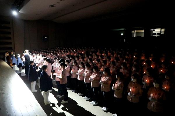 NSP통신-제38회 영남이공대 간호학과 나이팅게일 선서식 모습 (사진 = 영남이공대학교)