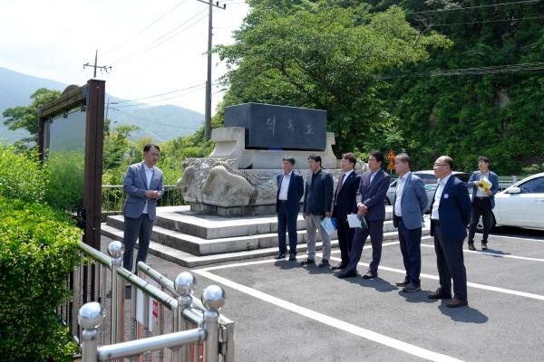 NSP통신-경제산업위원회 현장방문 모습 (사진 = 경주시의회)