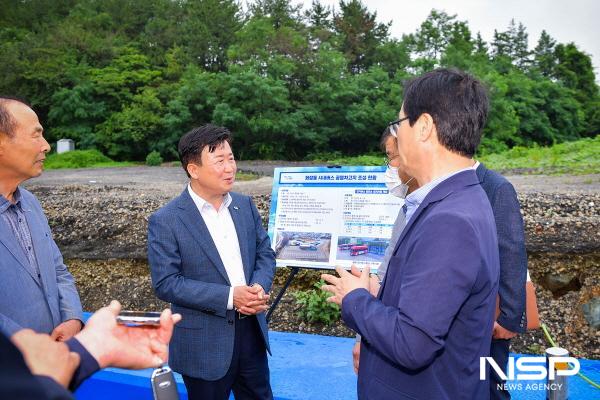 NSP통신-정기명 여수시장이 화장동 시내버스 차고지에 들러 시내버스 종사자들의 애로사항을 듣고 있다. (사진 = 여수시)