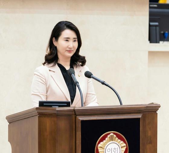 NSP통신-5분 자유발언하는 박은선 용인시의원. (사진 = 용인특례시의회)