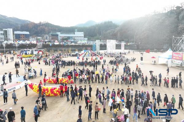 NSP통신-청송군은 올 가을에 열릴 제17회 청송사과축제의 주제를 청송사과, 찬란한 금빛 향연 으로 최종 결정했다. (사진 = 청송군)