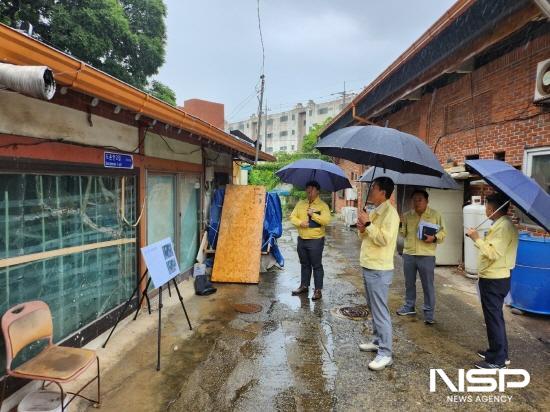 NSP통신-주순선 부시장 태인 도촌마을 방문 점검 (사진 = 광양시청)