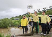 [NSP PHOTO]해남군, 명현관군수 집중호우 피해 침수 농경지 현장점검