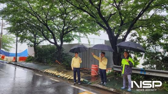 NSP통신-정인화 광양시장 가야산 중복도로 현장 점검 (사진 = 광양시청)