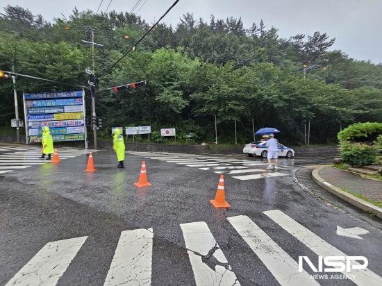 NSP통신-사고 대비 위해 도로 양방향 통제 (사진 = 광양시청)