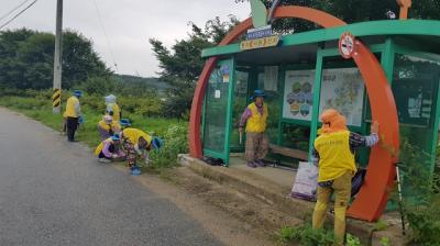 [NSP PHOTO]장수군, 버스정류장 대청소 환경정비