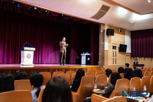 NSP통신-경상북도교육청은 7일과 8일 경상북도교육청연구원, 10일과 11일 포항교육지원청에서 4차례에 걸쳐 공·사립 교무행정사 1200여 명을 대상으로 역량 강화 직무연수를 실시한다. (사진 = 경상북도교육청)