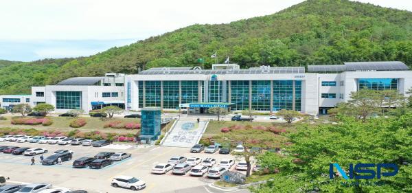 NSP통신-청송군은 홀로 사는 취약계층 어르신 15명에게 AI돌봄로봇 효돌이 를 시범적으로 지원하고 있다고 밝혔다. (사진 = 청송군)