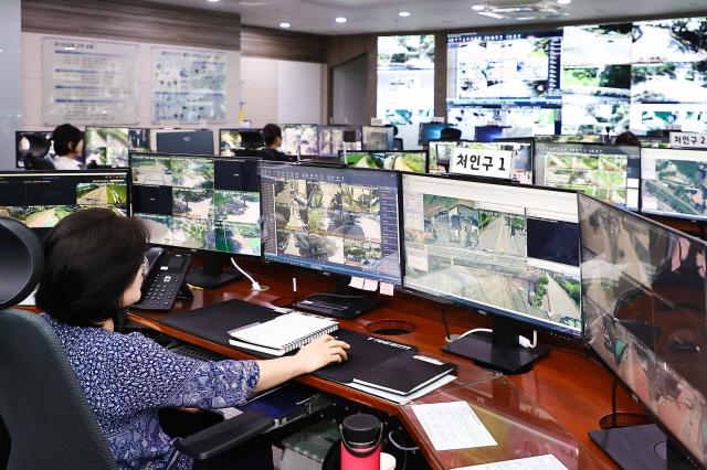 NSP통신-용인특례시 청사 10층에 위치한 방범 CCTV 관제센터 전경. (사진 = 용인특례시)