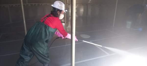 NSP통신-여수시가 깨끗한 수돗물 공급을 위해 지난 6월 배수지 물탱크 청소를 실시했다. (사진 = 여수시)