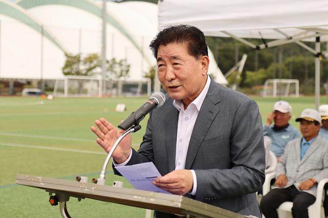 NSP통신-횡성군 김명기 군수가 제7회 서울에프엔비기 게이트볼 대회에서 축사를 하고 있는 모습. (사진 = 서울에프엔비)