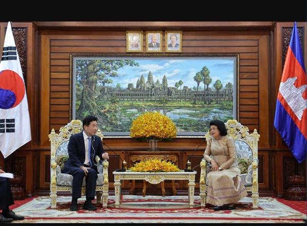 [NSP PHOTO]김진표 국회의장, 쿠은 쏘다리 캄보디아 국회의장과 회담