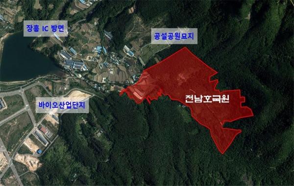 NSP통신-전남 국립호국원 조성부지로 결정된 장흥군 금산리 공설공원묘지 인근 군유지. (사진 = 장흥군)