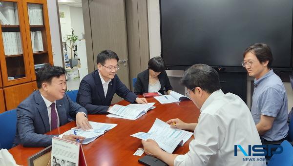 NSP통신-정기명 시장이 국회 예산결산특별위원회 국회의원을 만나 국비 건의사업에 대해 당위성을 설명하고 정부예산안 추가 반영과 증액 협조를 요청했다. (사진 = 여수시)