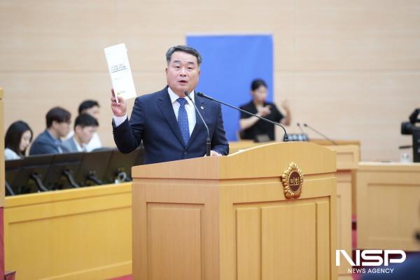 NSP통신-최무경 의원이 제374회 전라남도의회 임시회에서 여수죽림1지구 택지개발 관련 도정질문을 하고 있다. (사진 = 전남도의회)