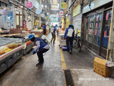 [NSP PHOTO]수원시 권선구보건소, 추석 맞이 전통시장 방역 소독