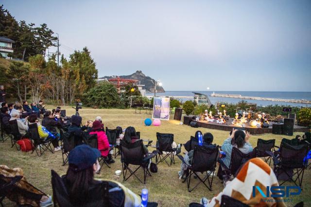 NSP통신-우산국 문화예술제전 사전행사인 해설이 있는 달빛 작은 음악회는 지난 29일 사동 식물원에서 열렸다. (사진 = 울릉군)