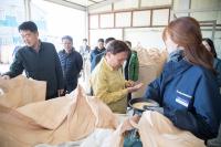 [NSP PHOTO]강임준 군산시장, 공공비축미곡 매입현장 방문 격려