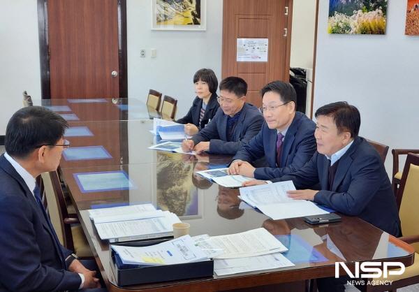 NSP통신-국회를 방문해 서삼석 예산결산특별위원회 위원장을 면담하고 있다. (사진 = 여수시)