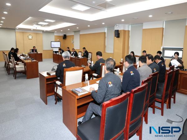 NSP통신-청송군의회는 15일 특별위원회실에서 의원간담회를 갖고 군정 주요 사업과 현안 등 모두 3건의 안건에 대해 논의했다. (사진 = 청송군의회)