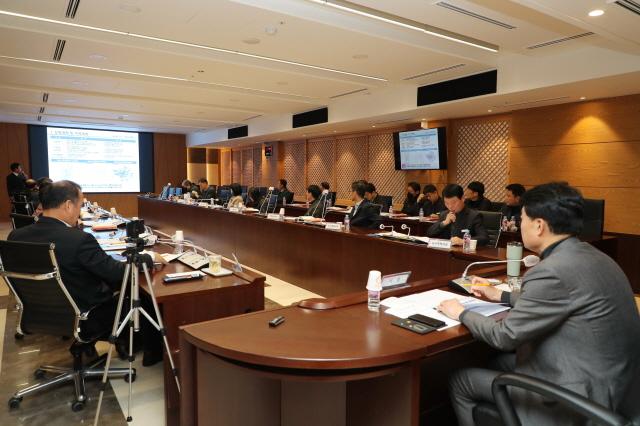 -하은호 군포시장 주재로 금정역 남북부역사 통합 개발 타당성 평가 용역 착수보고회가 진행되고 있다 사진 군포시